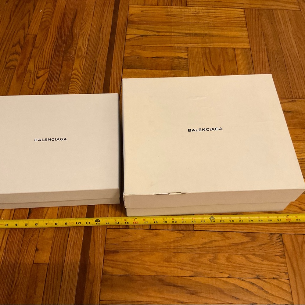Balanciaga boxes